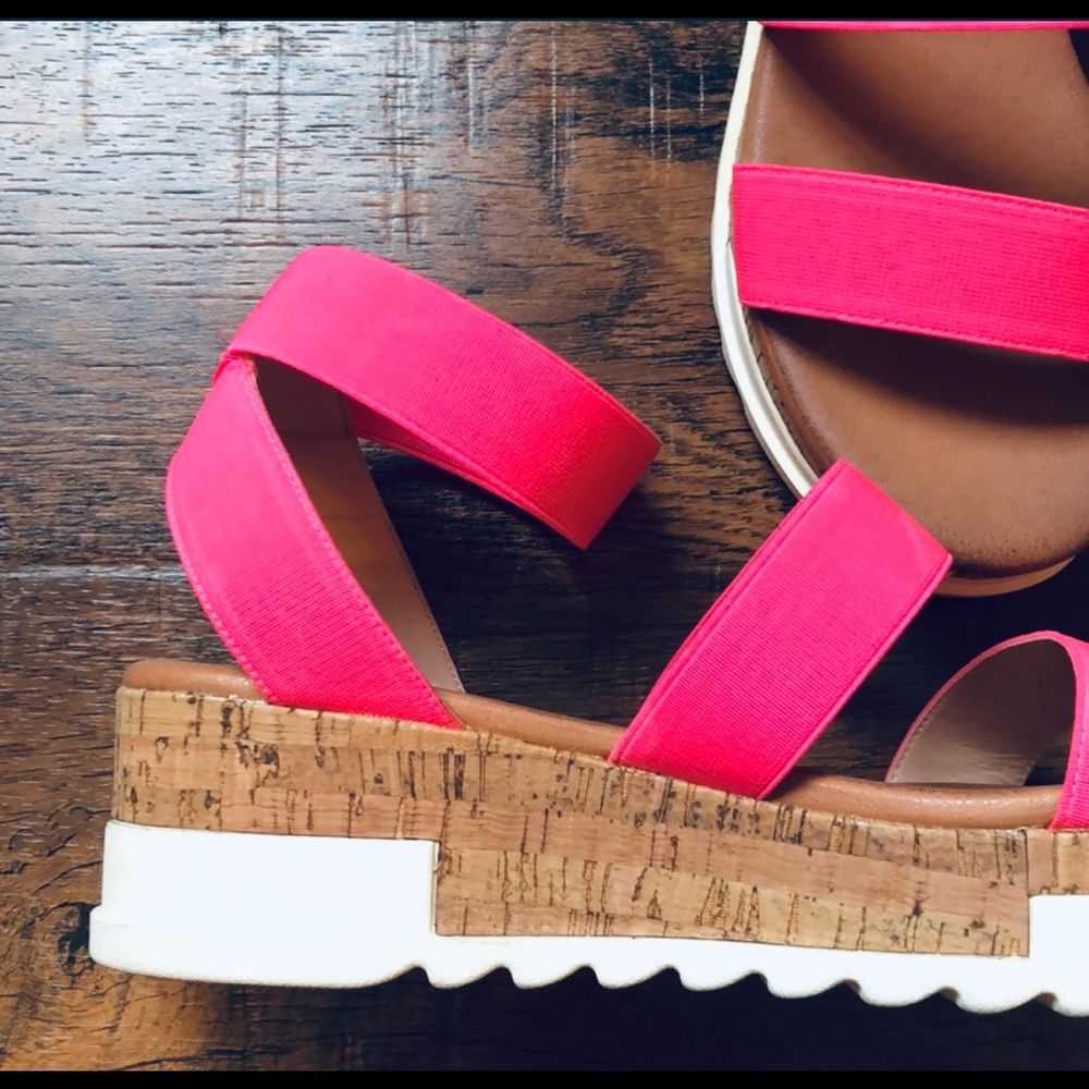 BNWOT Dream Pairs - Sz 10 wedge. Bright spring pink. Just not my style. 💕
